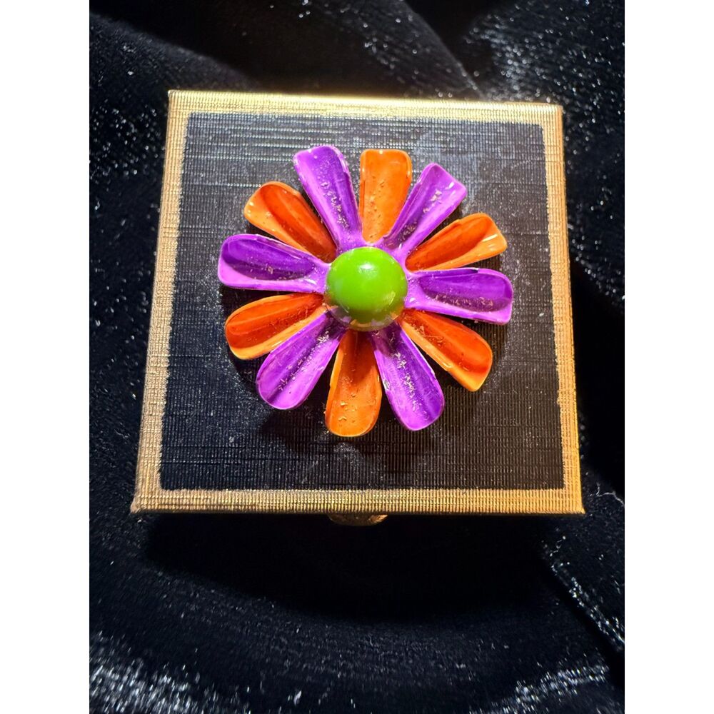 Vintage 1960s Mod Enamel Flower Power Pill Box Gold Tone Trinket Case
